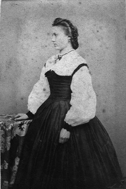 resized_redvelvet_p18C=Bertha Hofer.jpg